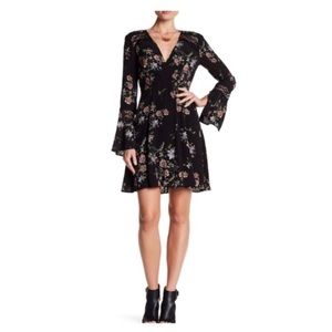 ASTR black floral bell sleeve dress Small ✨